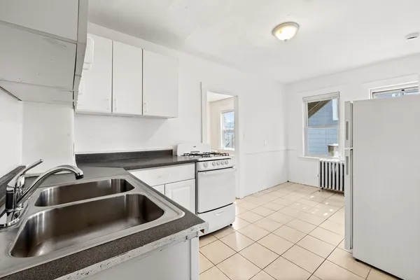 $2,050 | 20-22 Sumner Street, Unit 201, Quincy, MA 02169