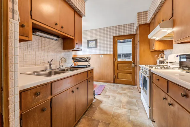 $209,700 | 749 West 4th Street, Winona, MN 55987