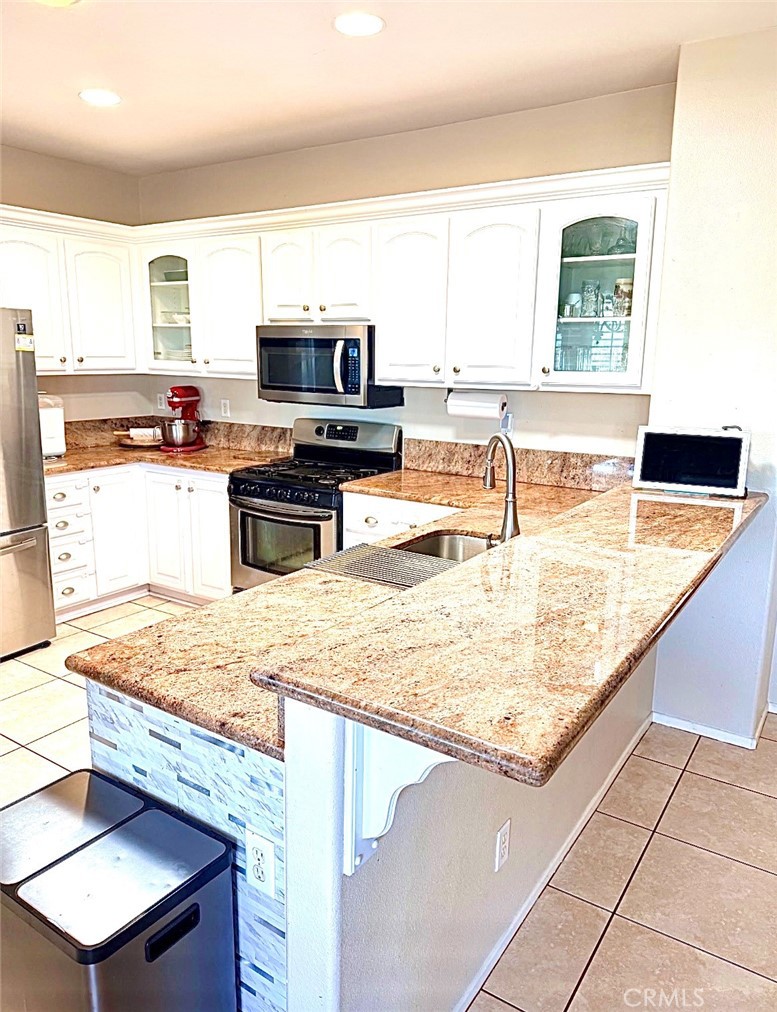 17886 Robusta Drive Riverside, CA 92503 - Photo 9 of 16