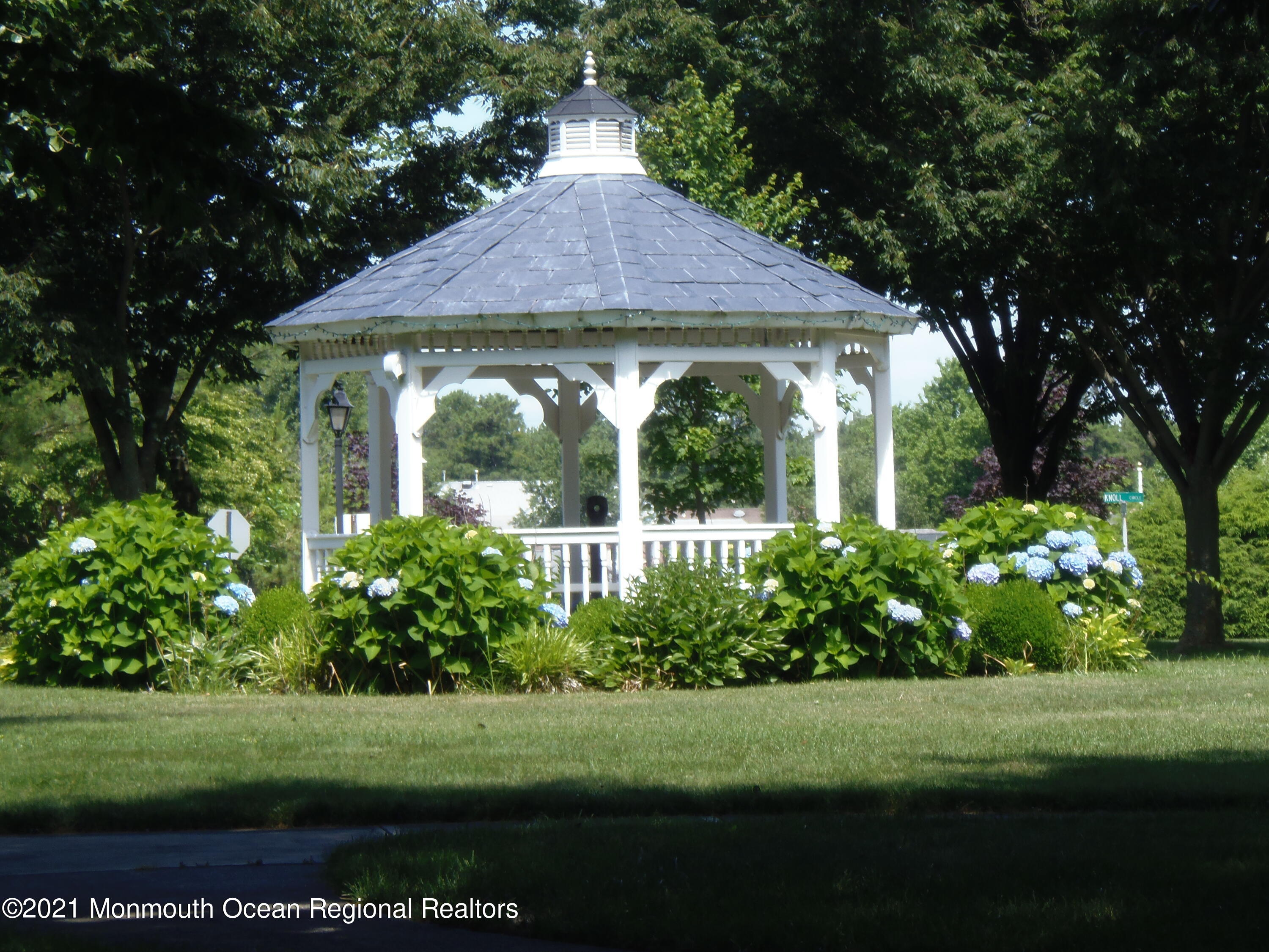 40 Red Hill Road Manchester Township, NJ 08759 - Photo 23 of 33 a view of a garden with plants