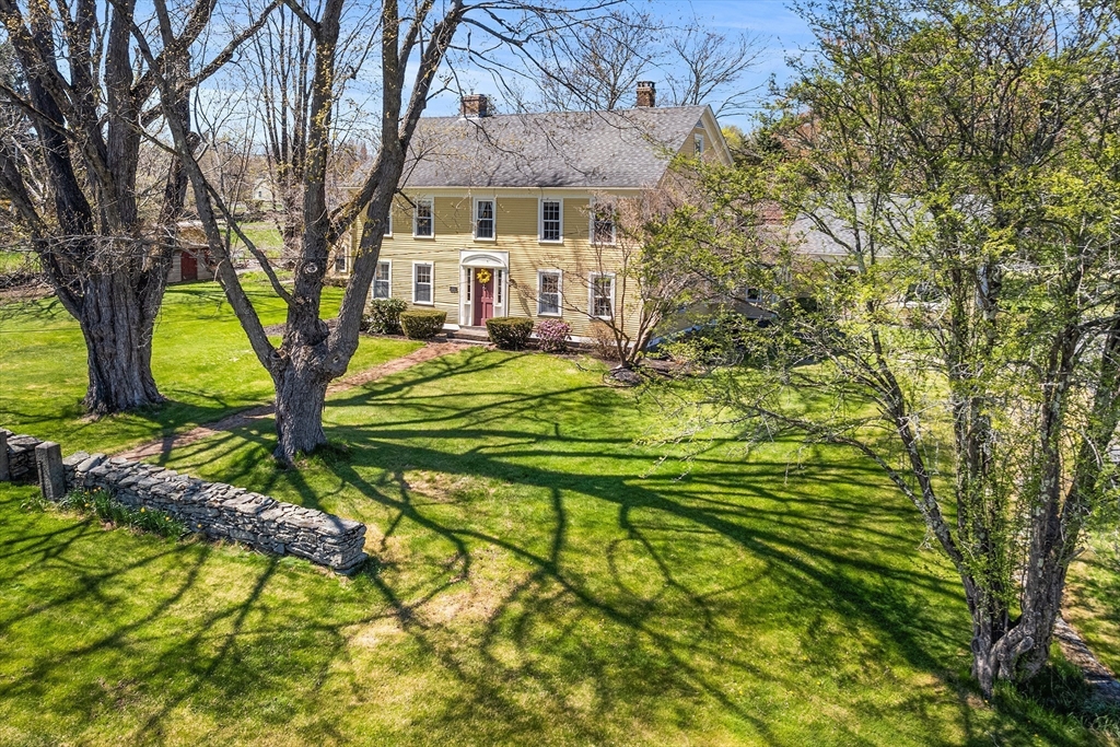 416 Boston Road Sutton, MA 01590 - Photo 3 of 38