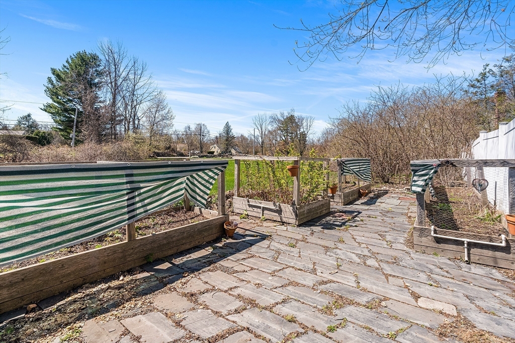 416 Boston Road Sutton, MA 01590 - Photo 31 of 38