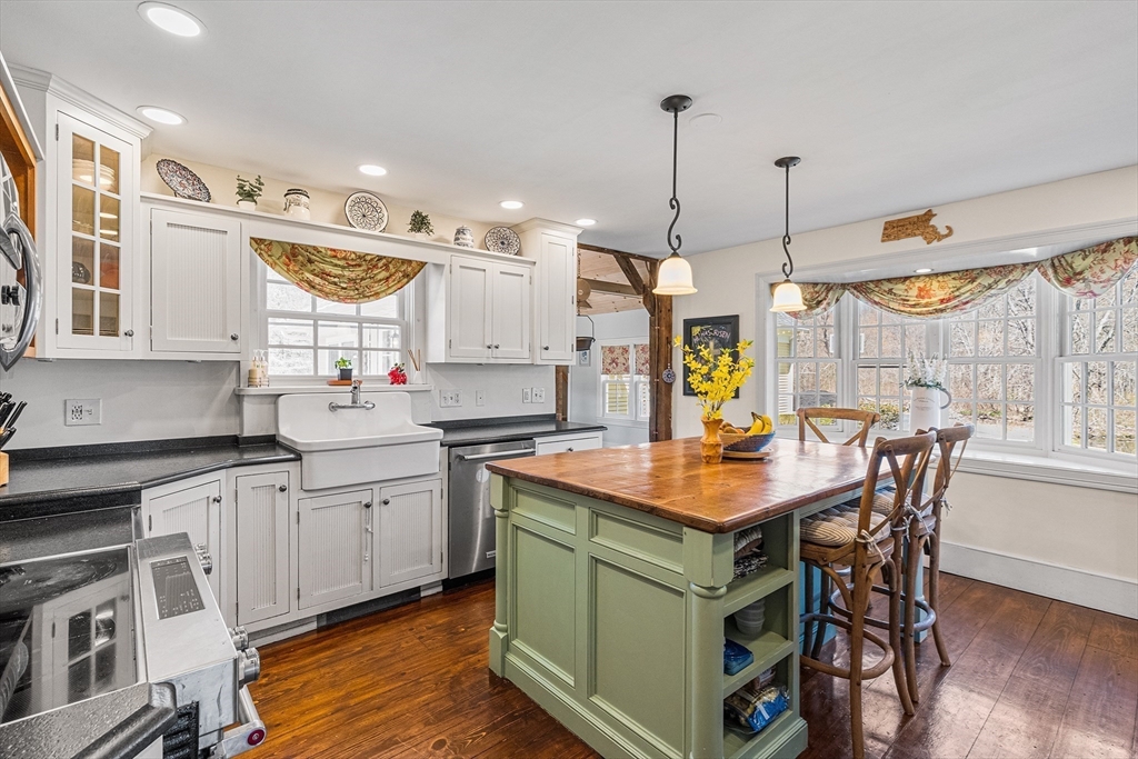 416 Boston Road Sutton, MA 01590 - Photo 8 of 38