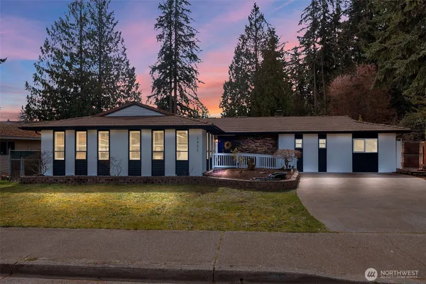 $1,249,900 | 2402 Larlin Drive, Everett, WA 98203