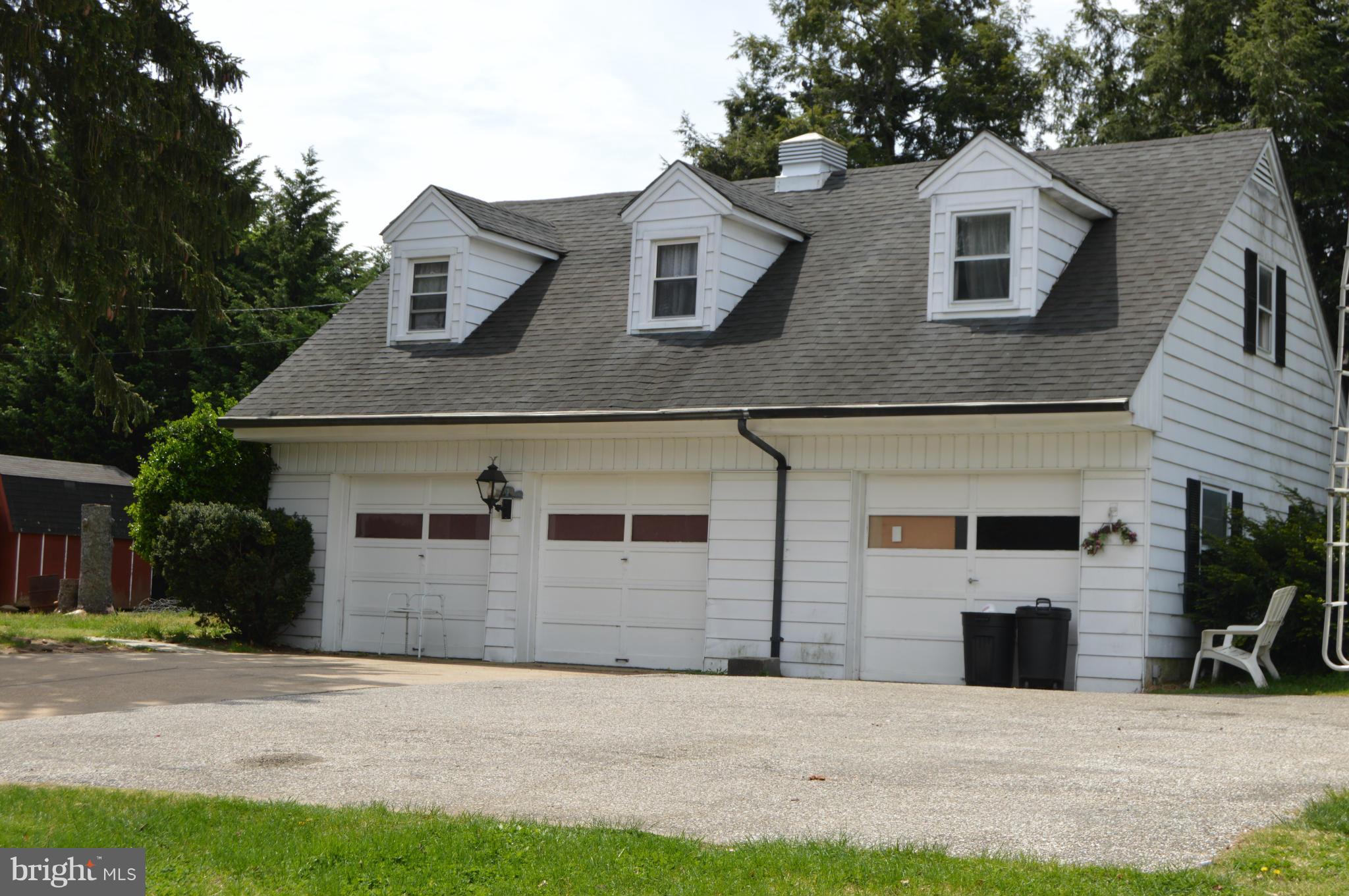 1015 Annapolis Road Odenton, MD 21113 - Photo 6 of 30 3 Car Garage