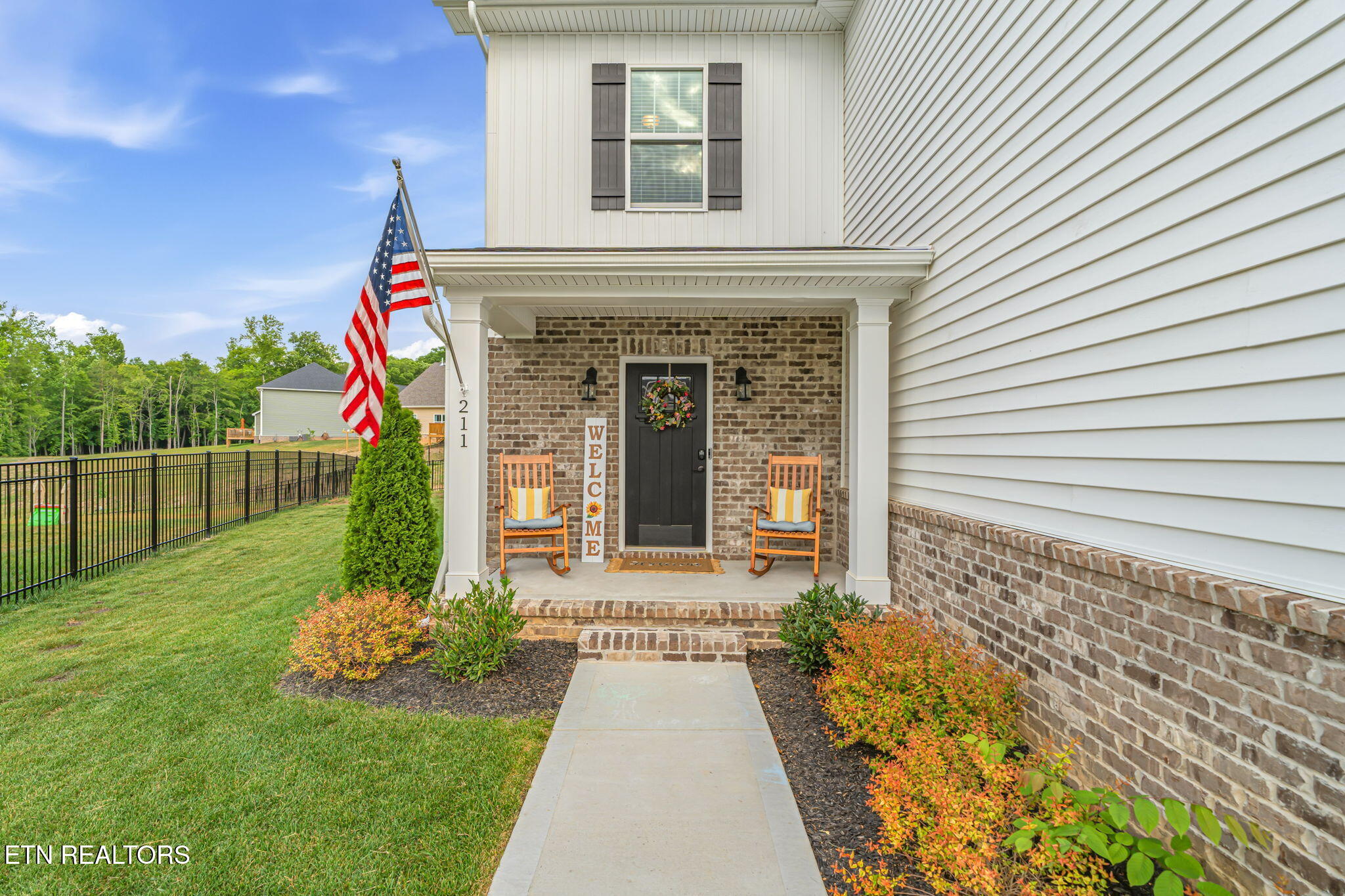 211 Queenberry Street Oak Ridge, TN 37830 - Photo 4 of 58 5-web-or-mls-211 Queenberry Street-39