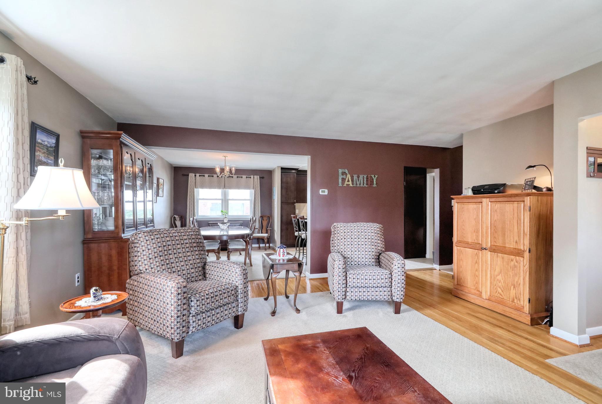 1636 Prospect Ridge Boulevard Haddon Heights, NJ 08035 - Photo 6 of 47 Living Room