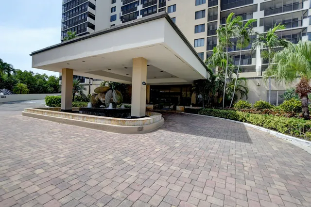 $889,000 | 3420 South Ocean Boulevard, Unit 4U, Highland Beach, FL 33487