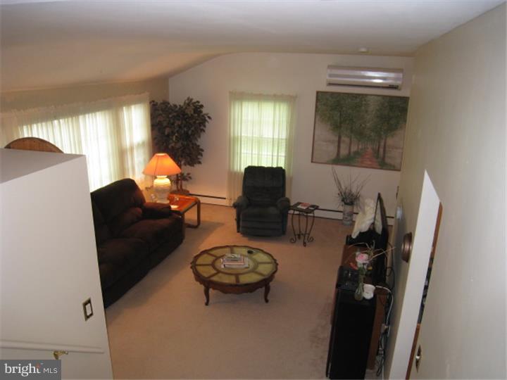 63 Winding Way Road Stratford, NJ 08084 - Photo 3 of 20