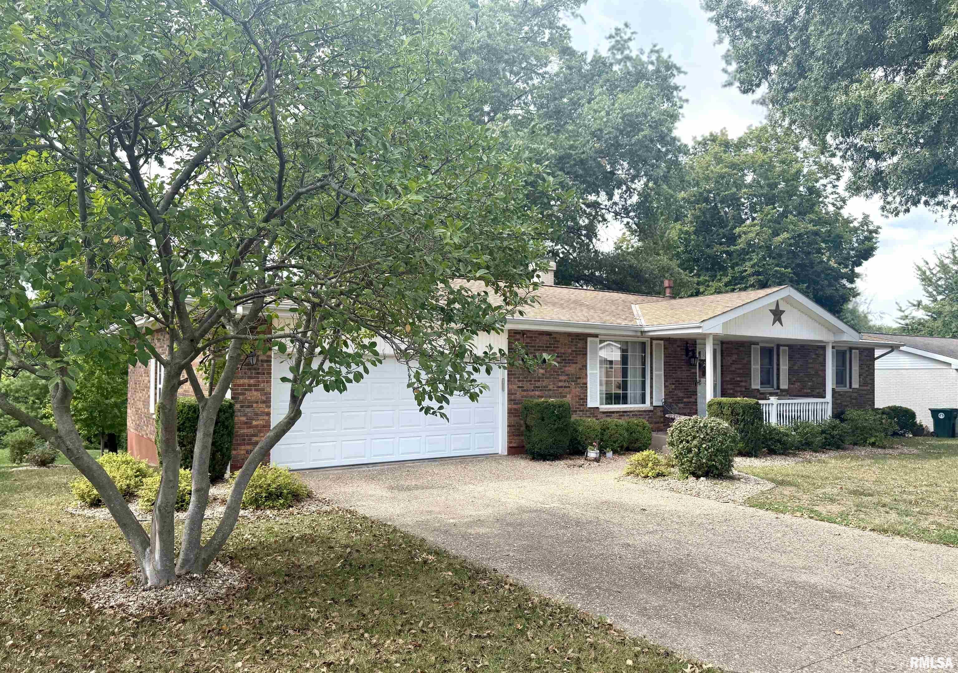 1622 South 30th Street Quincy, IL 62301 - Photo 2 of 21