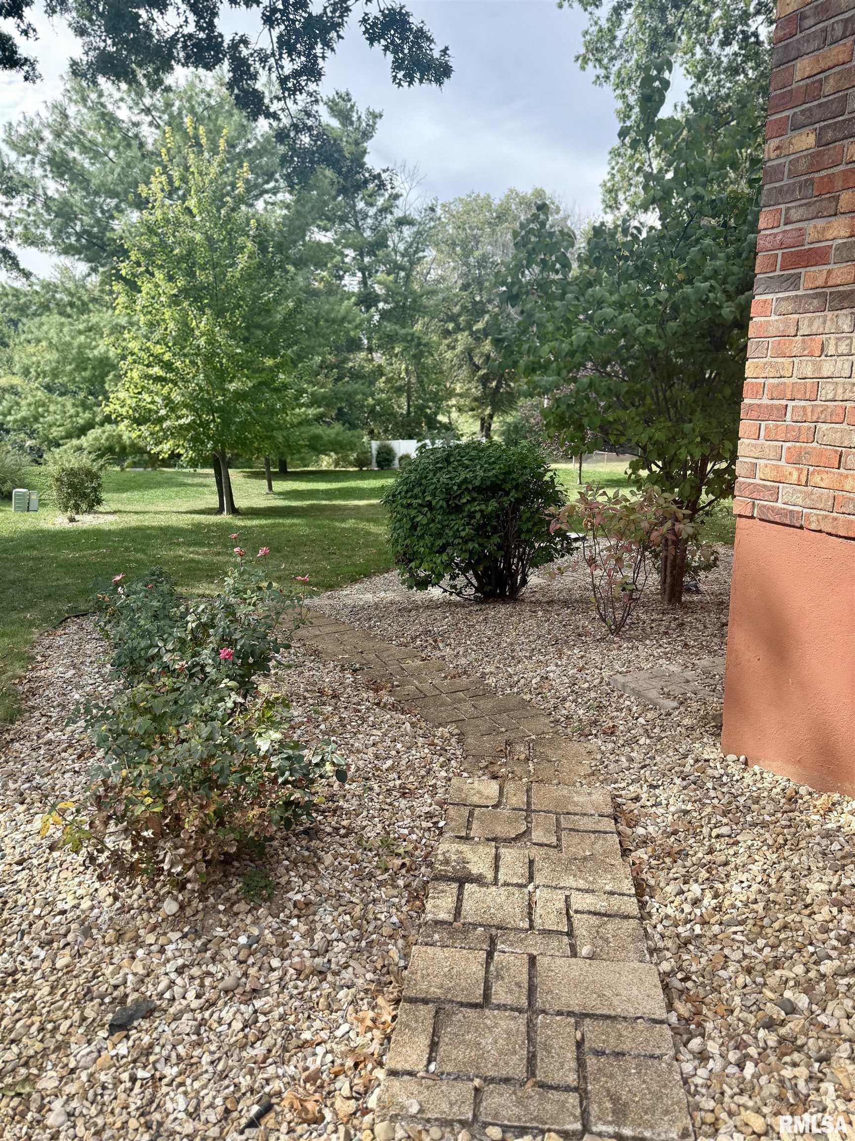 1622 South 30th Street Quincy, IL 62301 - Photo 4 of 21