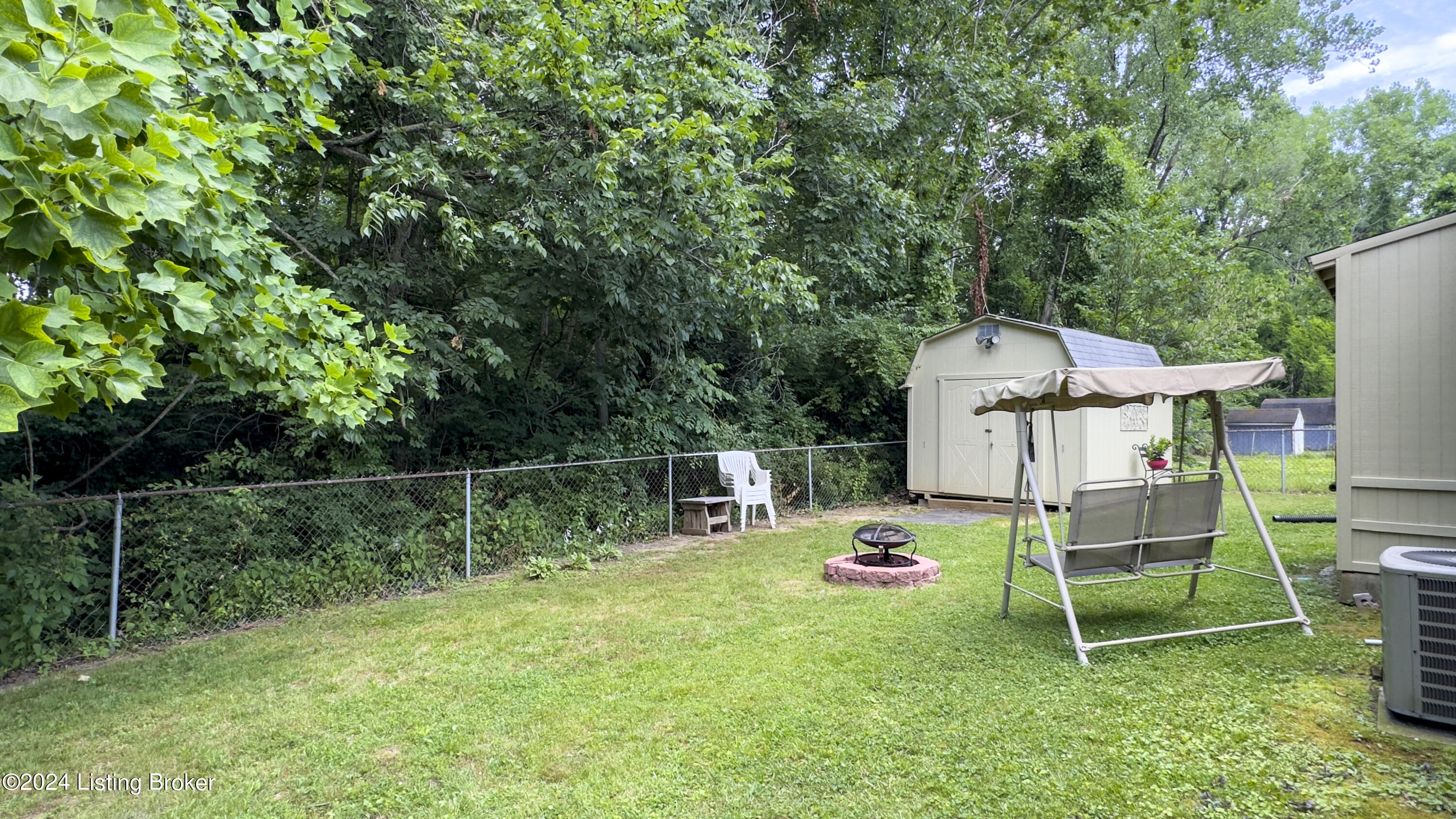 4617 Frel Road Louisville, KY 40272 - Photo 22 of 27 4617 Frel Rd-122