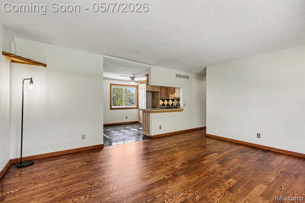 1405 Swarthout Road Pinckney, MI 48169 - Photo 4 of 31
