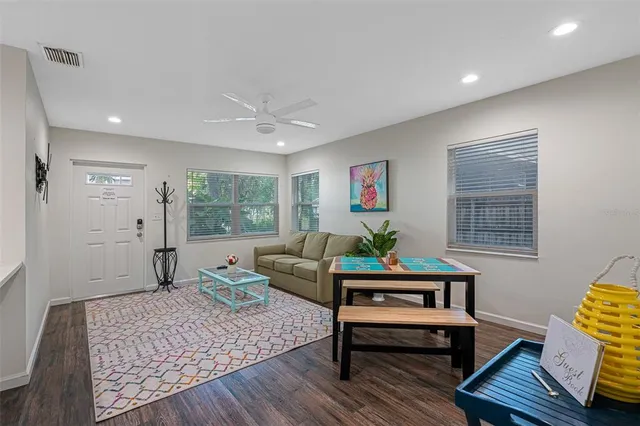 $1,999 | 1303 East Norfolk Street, Tampa, FL 33604