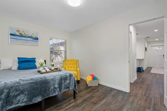 $1,999 | 1303 East Norfolk Street, Tampa, FL 33604