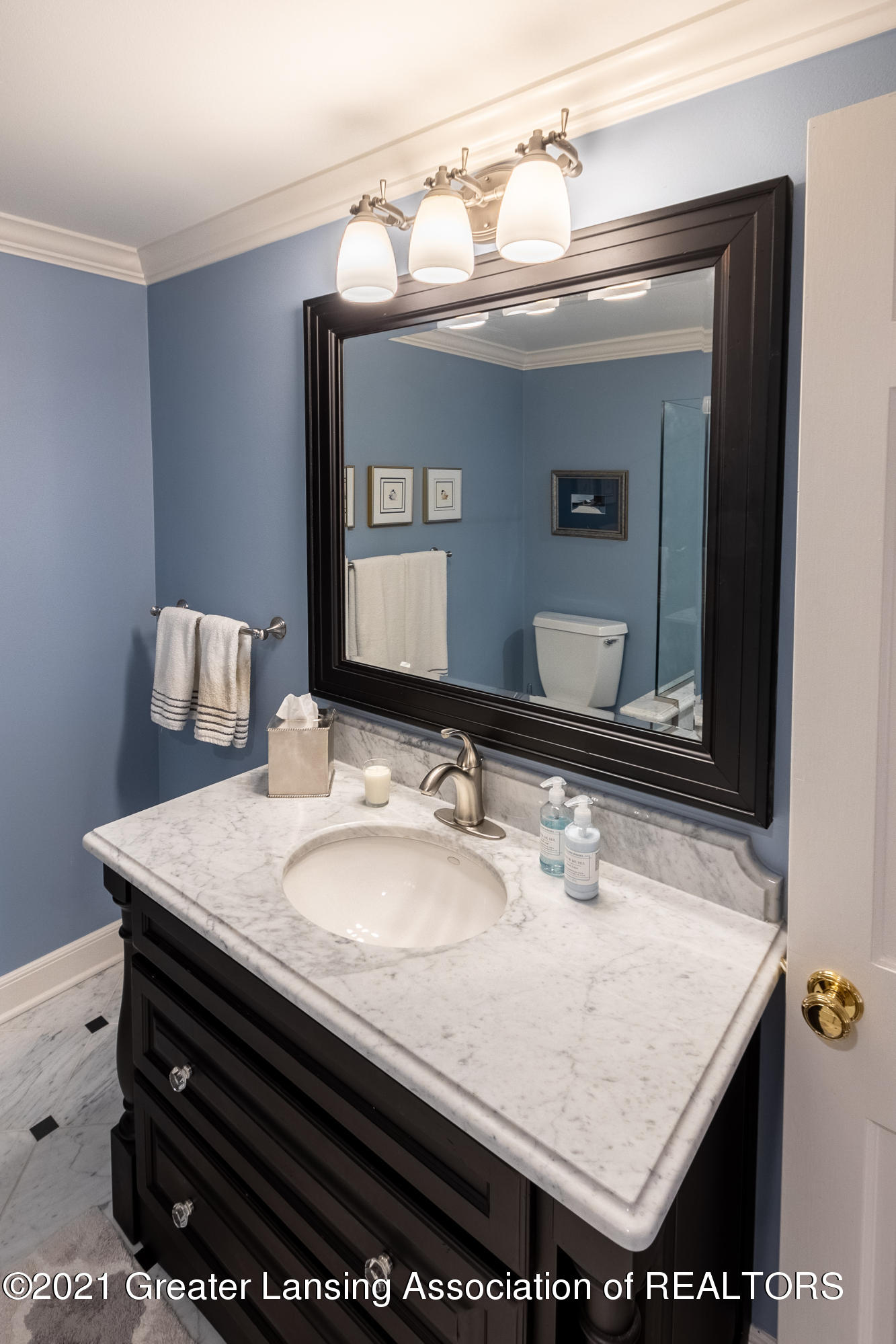 627 North Harrison Road East Lansing, MI 48823 - Photo 62 of 94 Main bath vanity