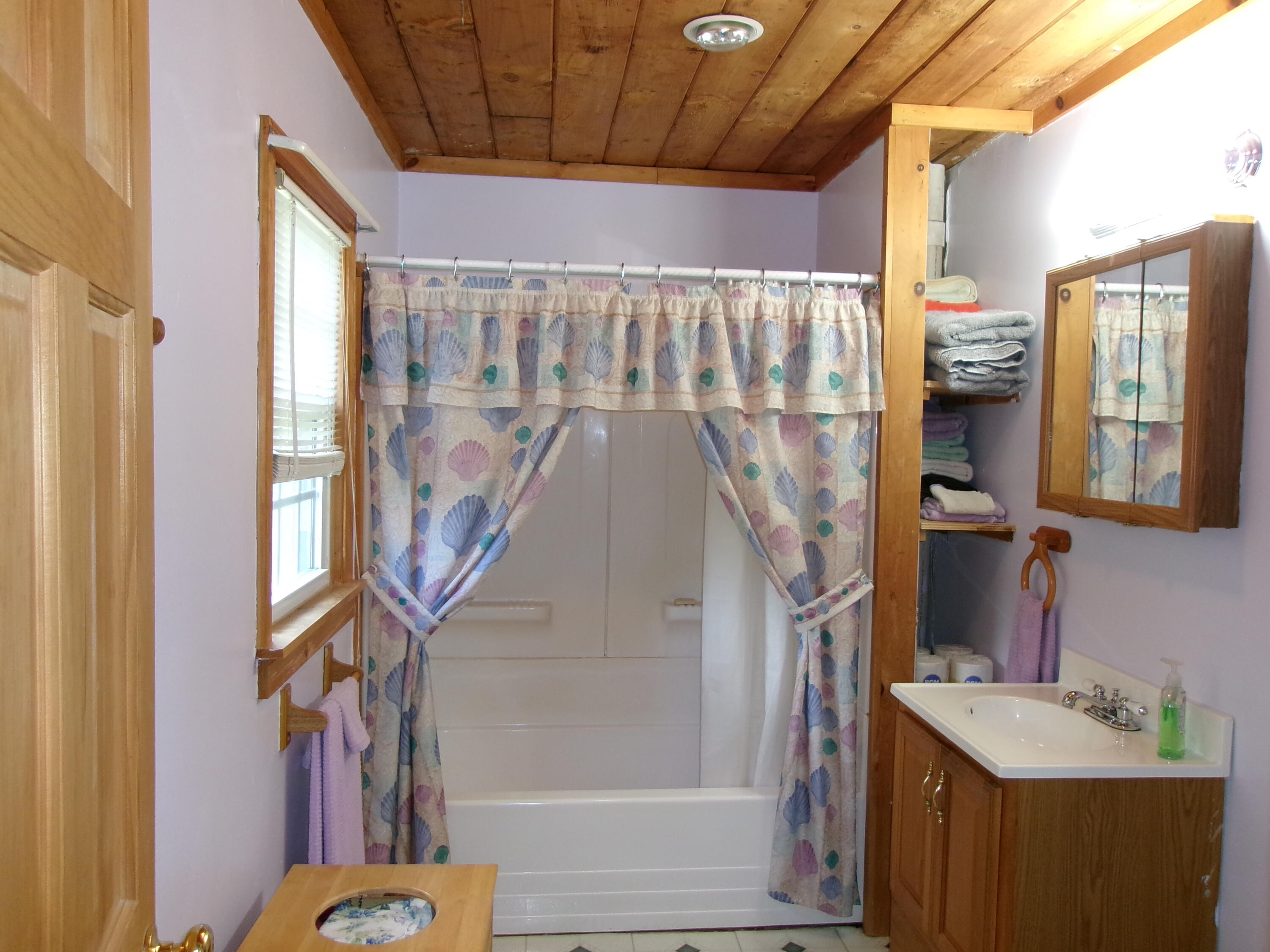 76 Gile Road Kents Hill, ME 04349 - Photo 18 of 34 Tub & Shower