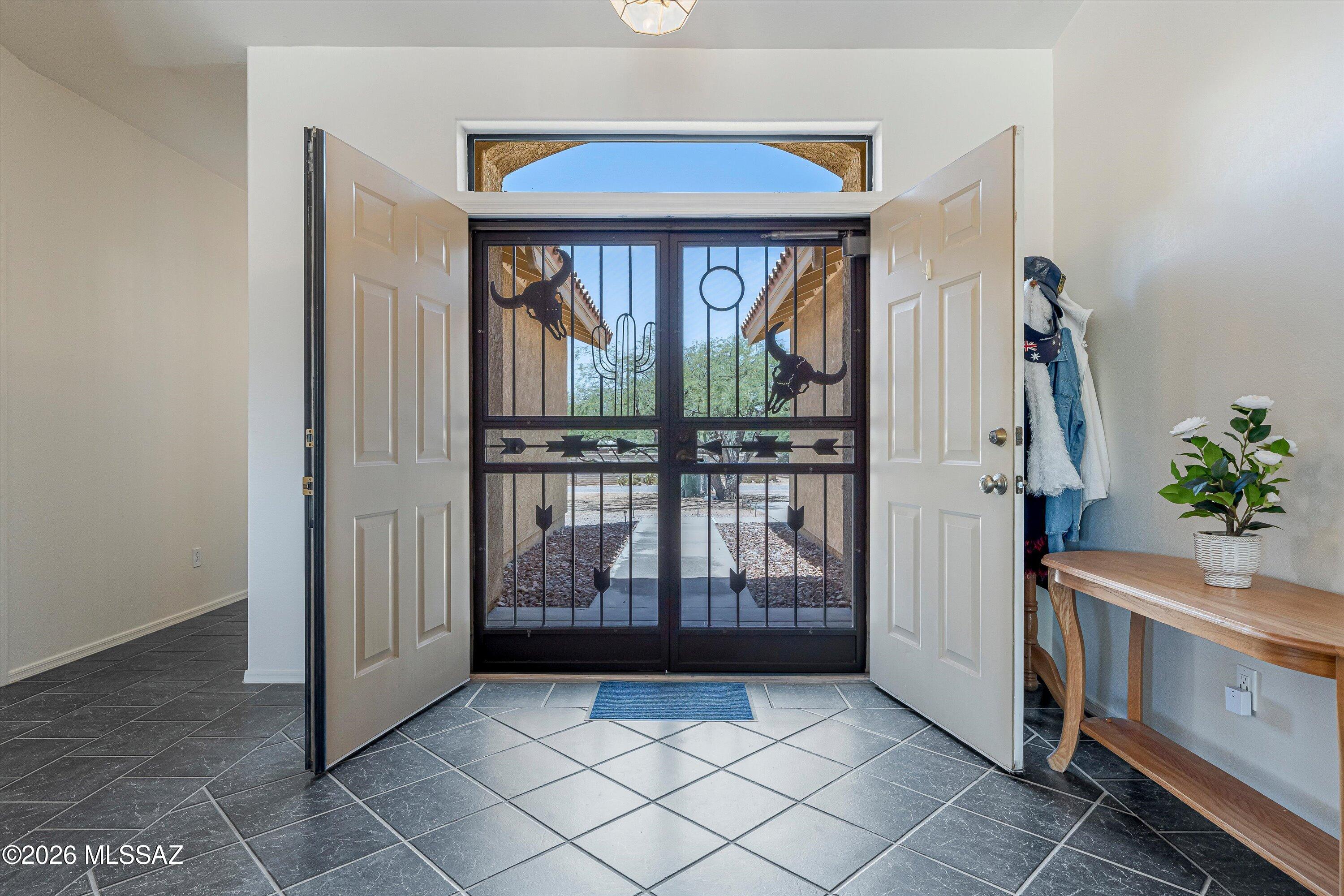 4940 North Castle Ridge Road Tucson, AZ 85749 - Photo 4 of 43 06-Foyer