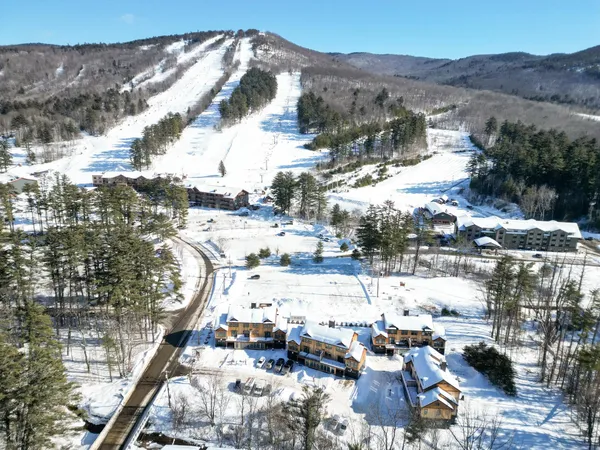 $1,995,000 | 3 Black Diamond Road, Unit 1, North Conway, NH 03860