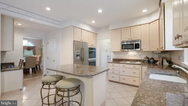 $965,000 | 15 Lori Lane, Huntingdon Valley, PA 19006