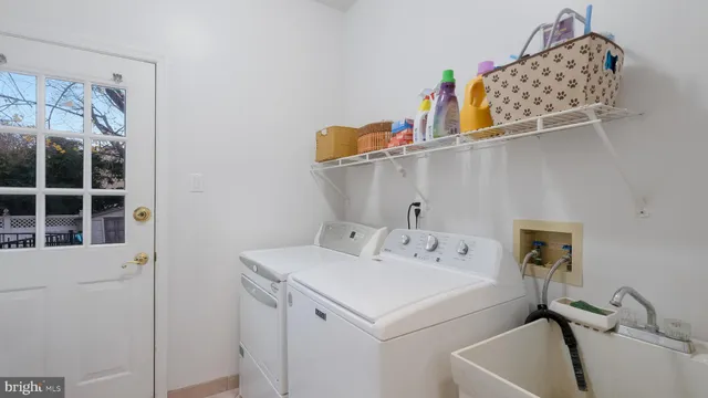 $965,000 | 15 Lori Lane, Huntingdon Valley, PA 19006