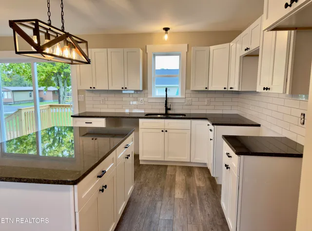 $345,900 | 127 Deer Ridge Drive, Rutledge, TN 37861