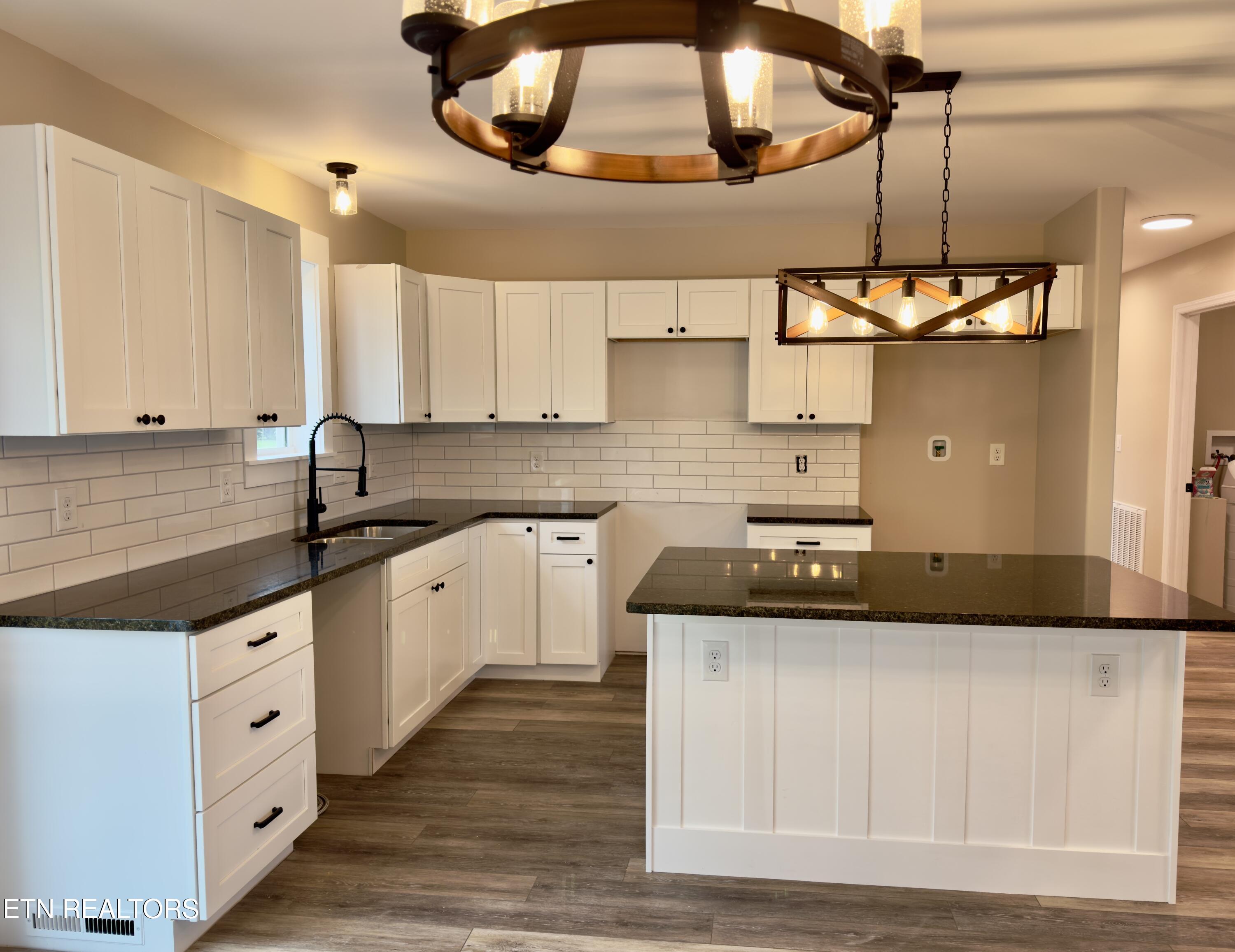 127 Deer Ridge Drive Rutledge, TN 37861 - Photo 3 of 13 IMG_3181