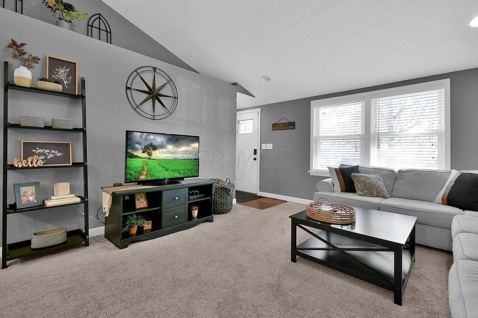 5865 Montevideo Road Westerville, OH 43081 - Photo 3 of 26 20221028190648402197000000-o
