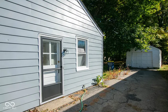 $1,600 | 4923 Carvel Avenue, Indianapolis, IN 46205