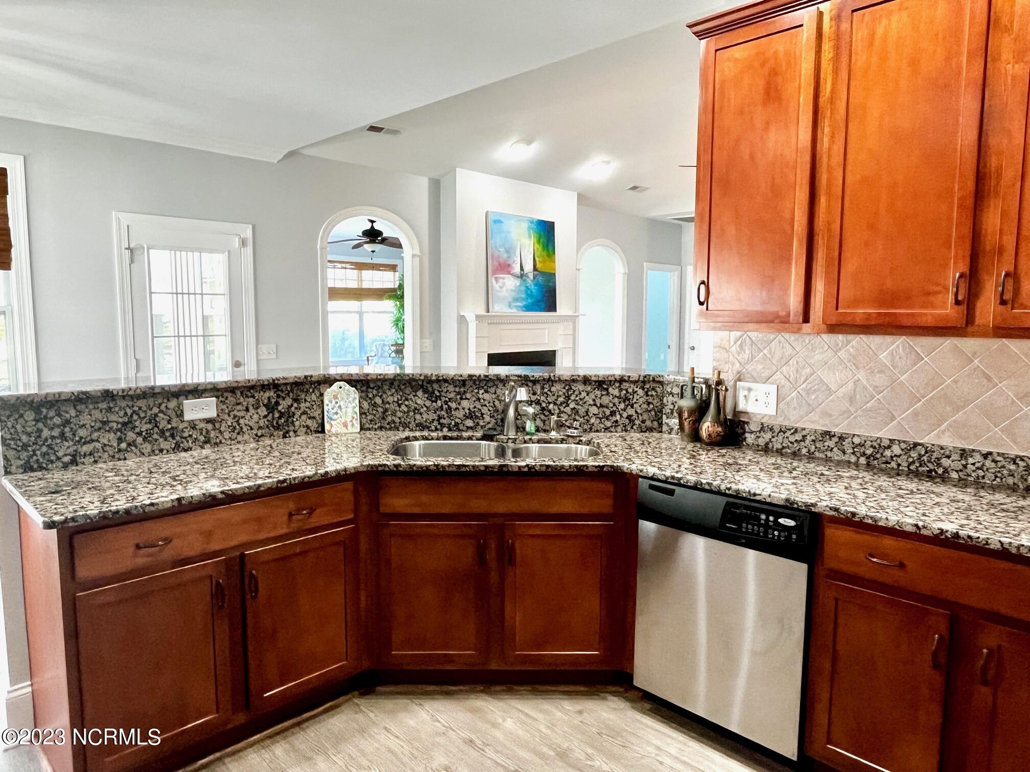 7176 Bonaventure Street Southwest Ocean Isle Beach, NC 28469 - Photo 13 of 30 44 Kitchen