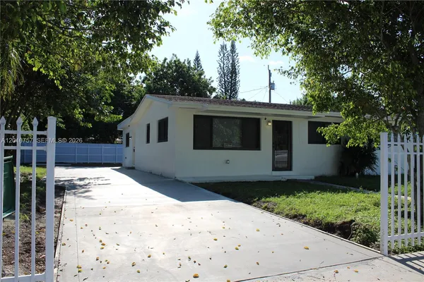 $3,500 | 18815 Northwest 42nd Place, Miami Gardens, FL 33055