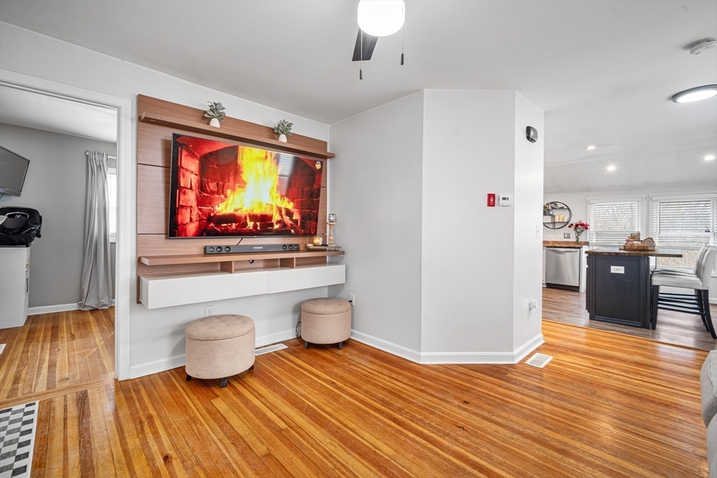 182 Wrentham Road Springfield, MA 01119 - Photo 5 of 25