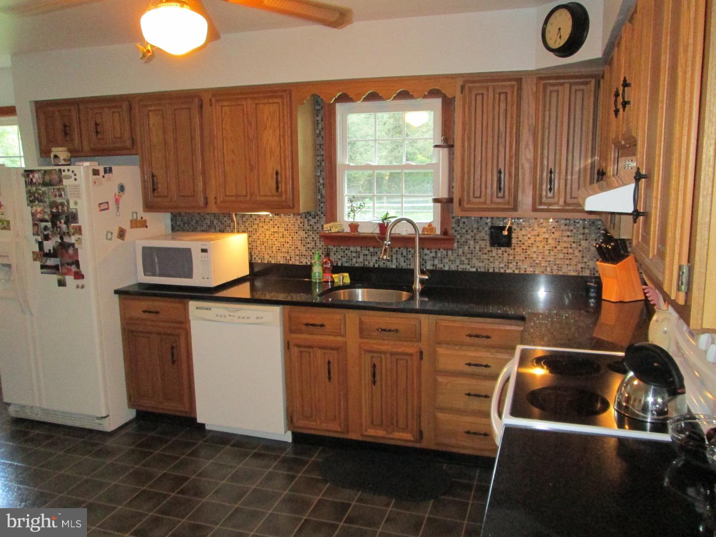 2174 Strasburg Road Coatesville, PA 19320 - Photo 10 of 23 Kitchen