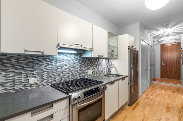 $750,000 | 346 Congress Street, Unit 214, Boston, MA 02210