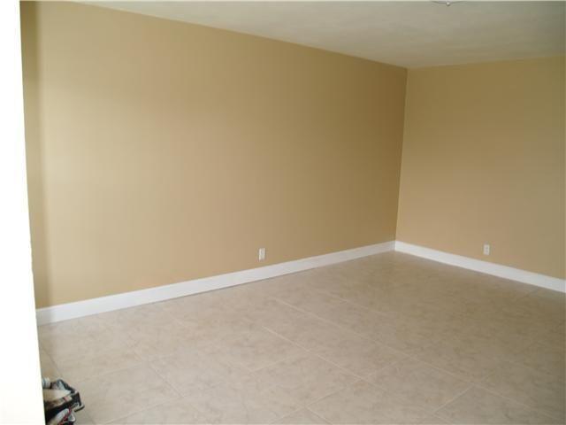 539 Silver Beach Road Lake Park, FL 33403 - Photo 15 of 23 539 living room