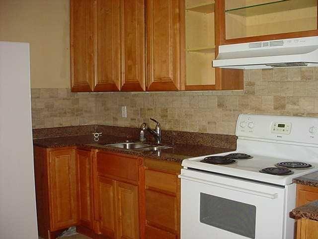 539 Silver Beach Road Lake Park, FL 33403 - Photo 21 of 23 539 kitchen2