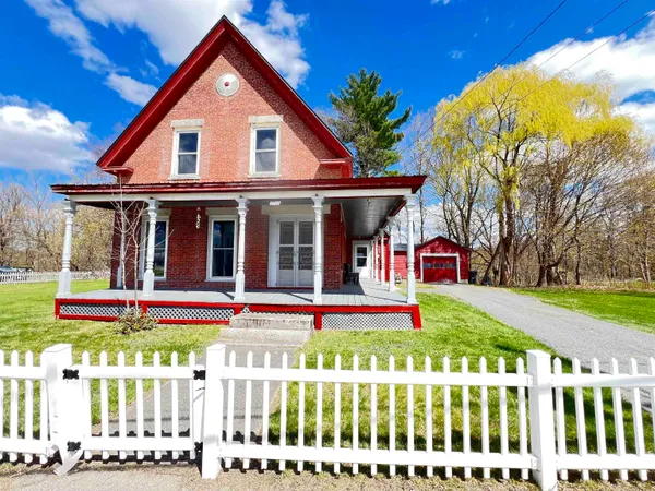 $325,000 | 2710 Dartmouth College Highway, Haverhill, NH 03774