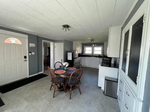 $325,000 | 2710 Dartmouth College Highway, Haverhill, NH 03774