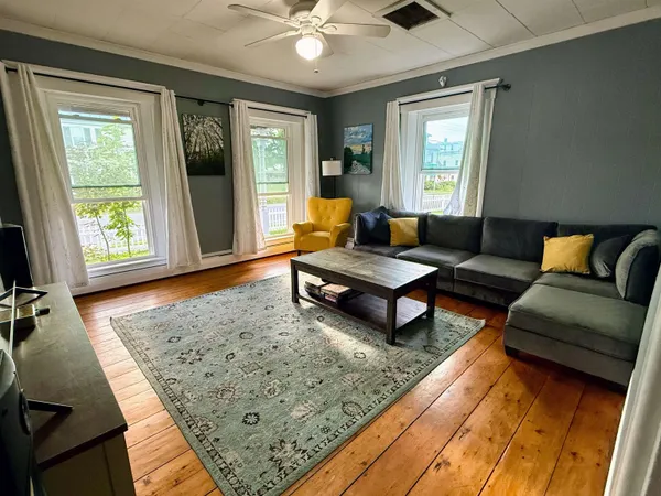 $325,000 | 2710 Dartmouth College Highway, Haverhill, NH 03774