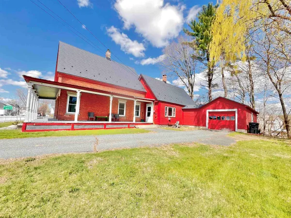 $325,000 | 2710 Dartmouth College Highway, Haverhill, NH 03774