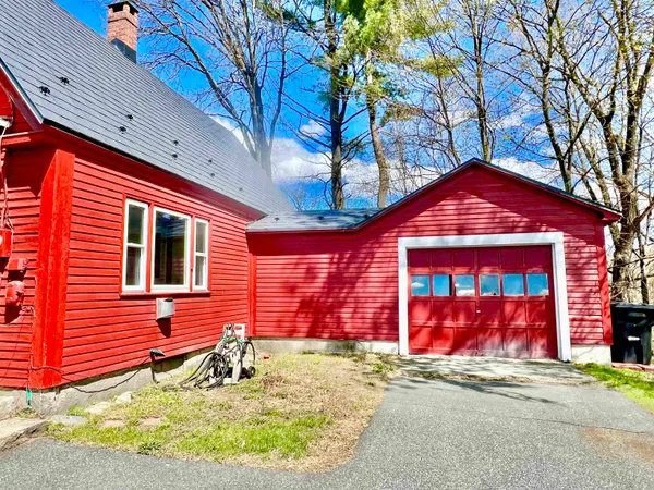 $325,000 | 2710 Dartmouth College Highway, Haverhill, NH 03774