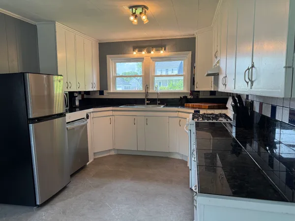 $325,000 | 2710 Dartmouth College Highway, Haverhill, NH 03774