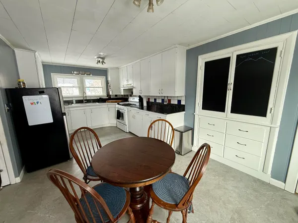 $325,000 | 2710 Dartmouth College Highway, Haverhill, NH 03774
