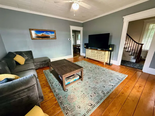 $325,000 | 2710 Dartmouth College Highway, Haverhill, NH 03774