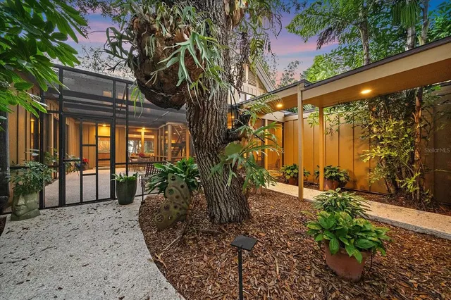 $12,500 | 3348 Old Oak Drive, Sarasota, FL 34239