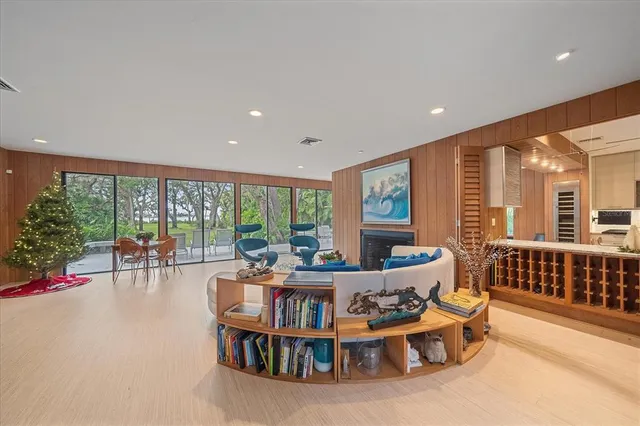 $12,500 | 3348 Old Oak Drive, Sarasota, FL 34239