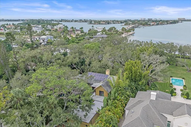 $12,500 | 3348 Old Oak Drive, Sarasota, FL 34239