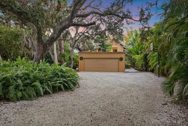 $12,500 | 3348 Old Oak Drive, Sarasota, FL 34239