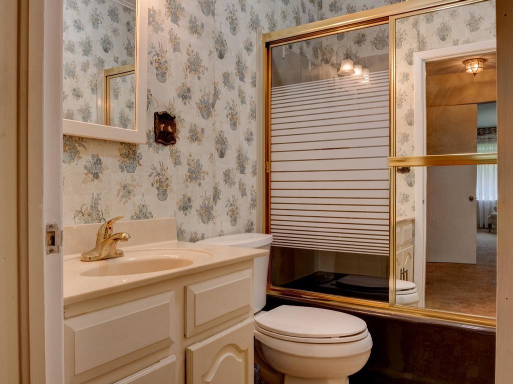 2296 Mercer Road New Brighton, PA 15066 - Photo 12 of 24 Gallery Image 12
