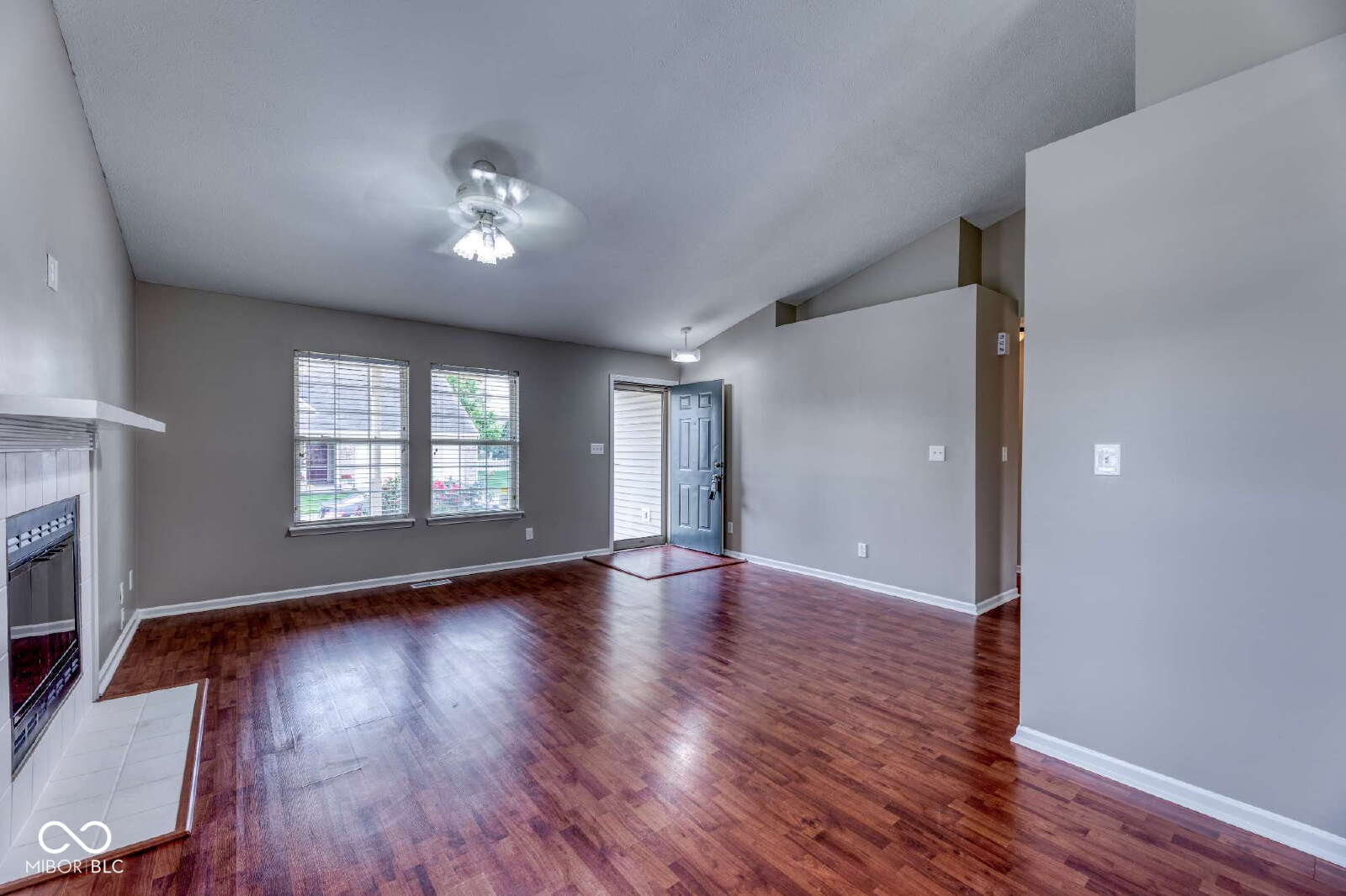 8496 Blacksmith Court Fishers, IN 46038 - Photo 4 of 23